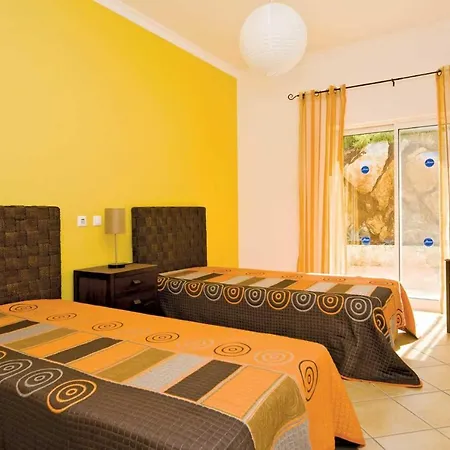 Campina Sleeps 6 Air Con Wifi Villa