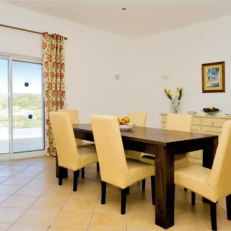 Campina Sleeps 6 Air Con Wifi Villa