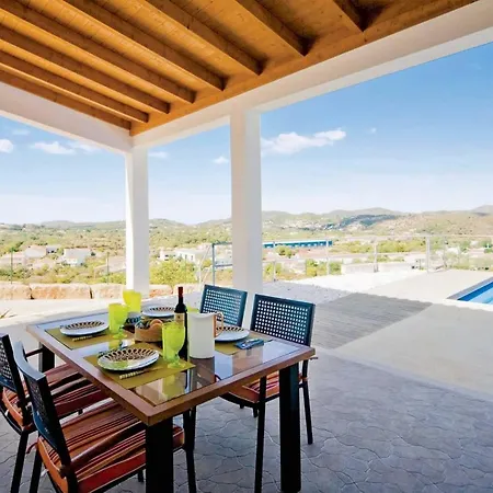 Campina Sleeps 6 Air Con Wifi Villa
